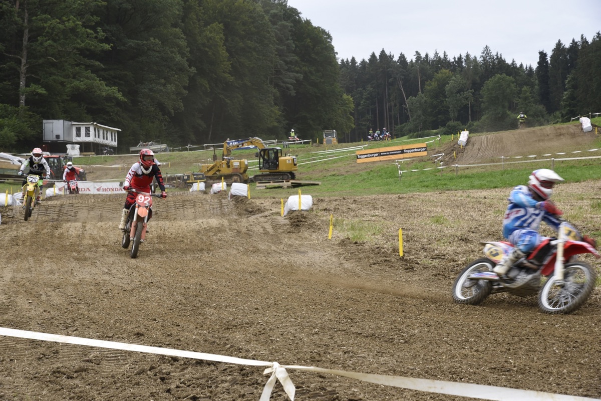 Die Probefahrt auf der neuen Rennstrecke begeisterte die Mitglieder des organisierenden Auto- und Motoclubs Andelfingen und Umgebung (AMCA). Die Probefahrt auf der neuen Rennstrecke begeisterte die Mitglieder des organisierenden Auto- und Motoclubs Andelfingen und Umgebung (AMCA).