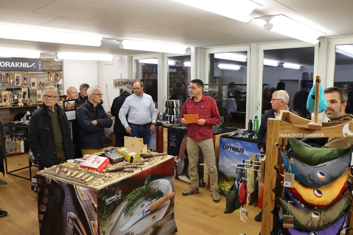Im Showroom in Oerlingen empfing Rafael Ziani (Bildmitte) für einmal nicht Fachhändler