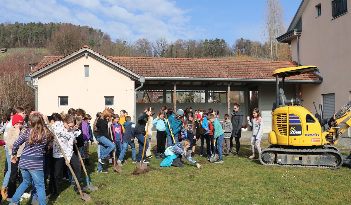 1_fu-rs-graben-wurden-auch-die-ha-nde-benutzt_jbe2.jpg 1_fu-rs-graben-wurden-auch-die-ha-nde-benutzt_jbe2.jpg
