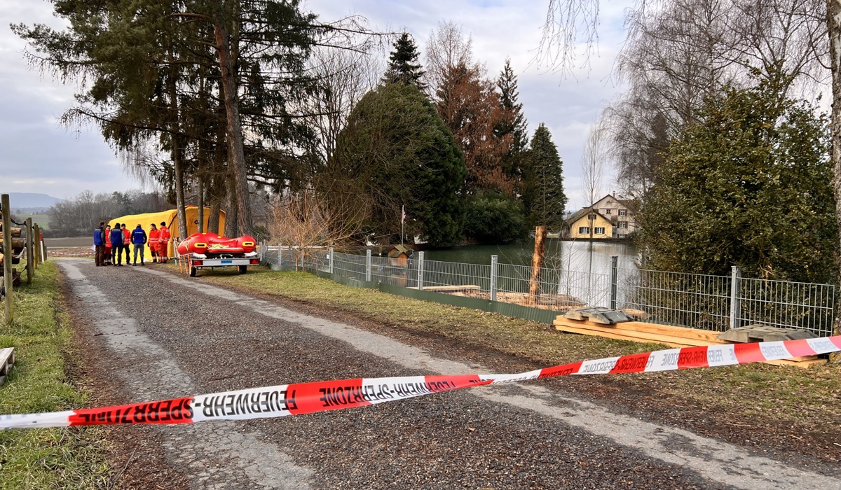 besprechung-am-montag-um-1030-uhr-enten-schwammen-da-schon-keine-mehr3.jpg besprechung-am-montag-um-1030-uhr-enten-schwammen-da-schon-keine-mehr3.jpg