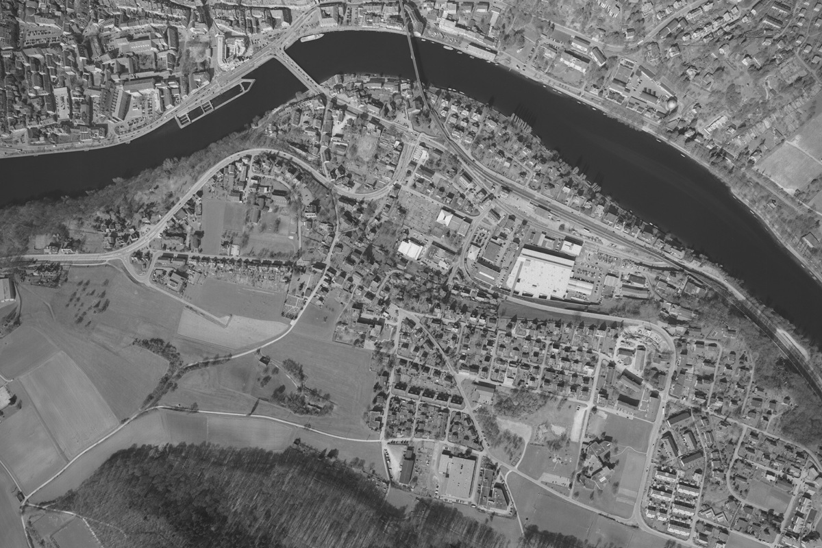Feuerthalen im Jahr 1999 – die Toggenburgstrasse (freiliegende Sackgasse im linken Bildbereich) ist seit 1983 im Richtplan durchgehend eingetragen