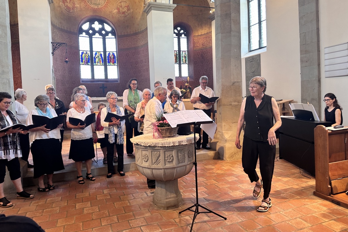 Gerda Bächle hatte am gemeinsamen Konzert der Chöre Rheinau und Jestetten eine Doppelrolle.