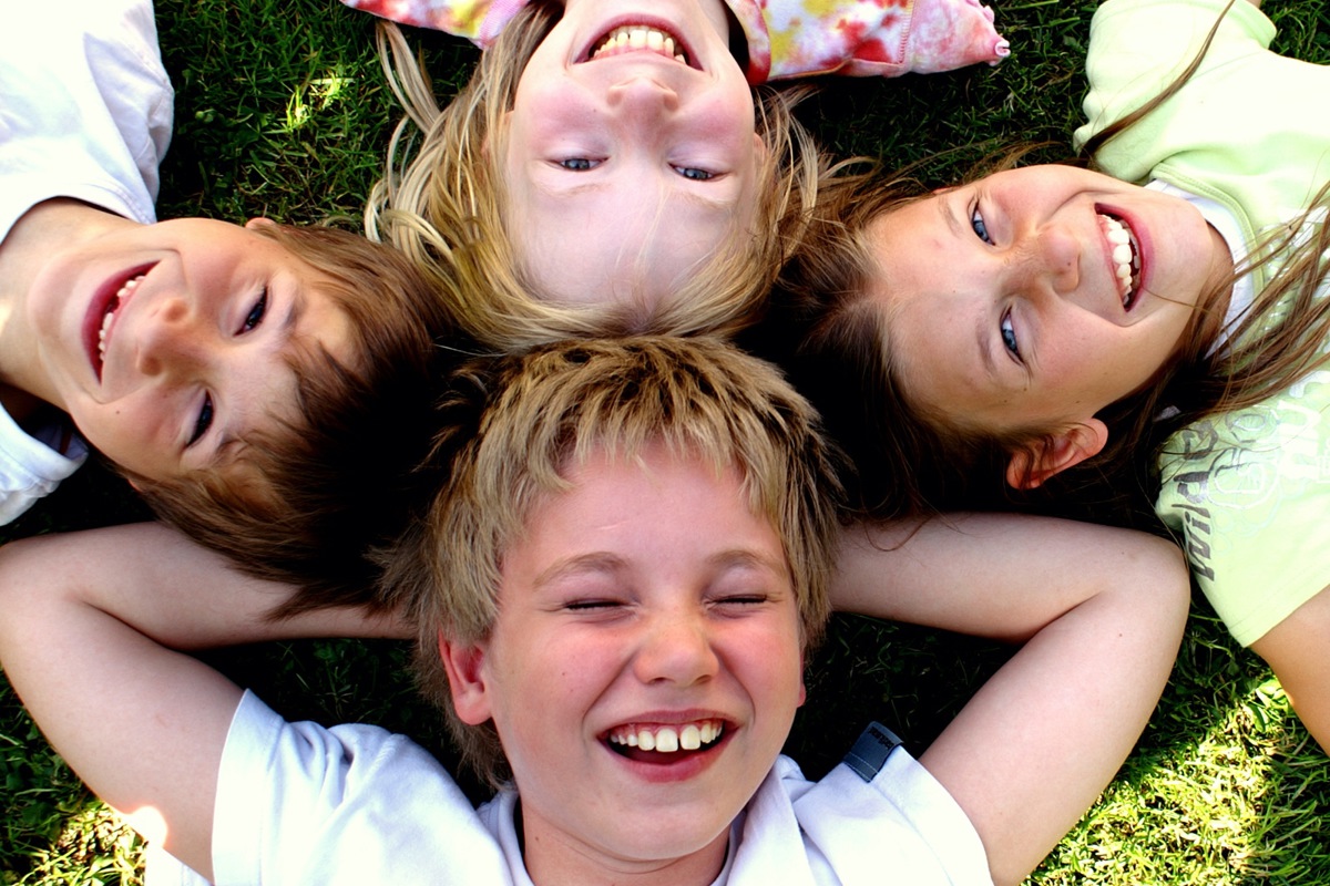 Kinder brauchen Freundschaften – die Eltern können ihnen dabei helfen.