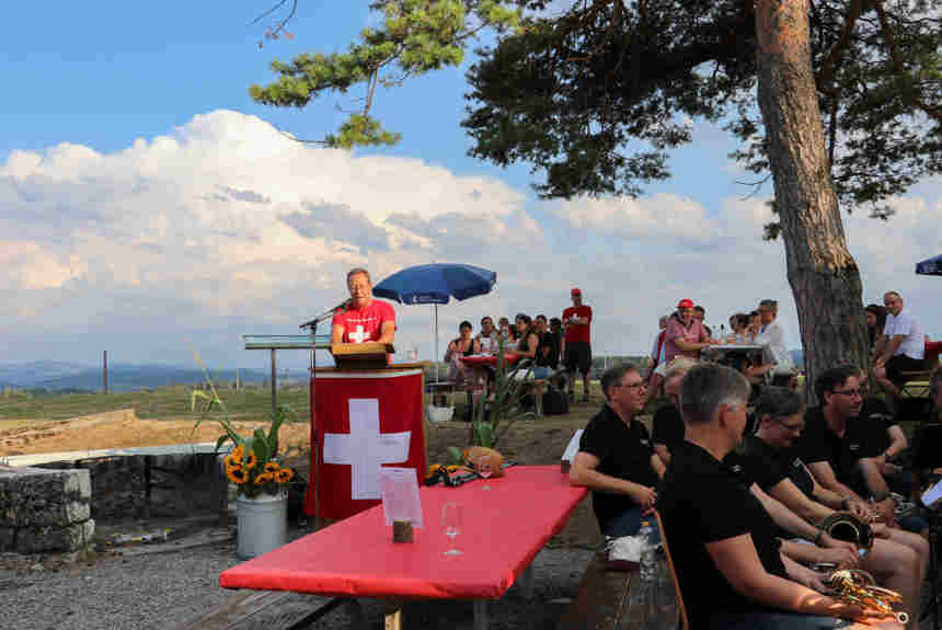 0408 4 Henggart1 Com