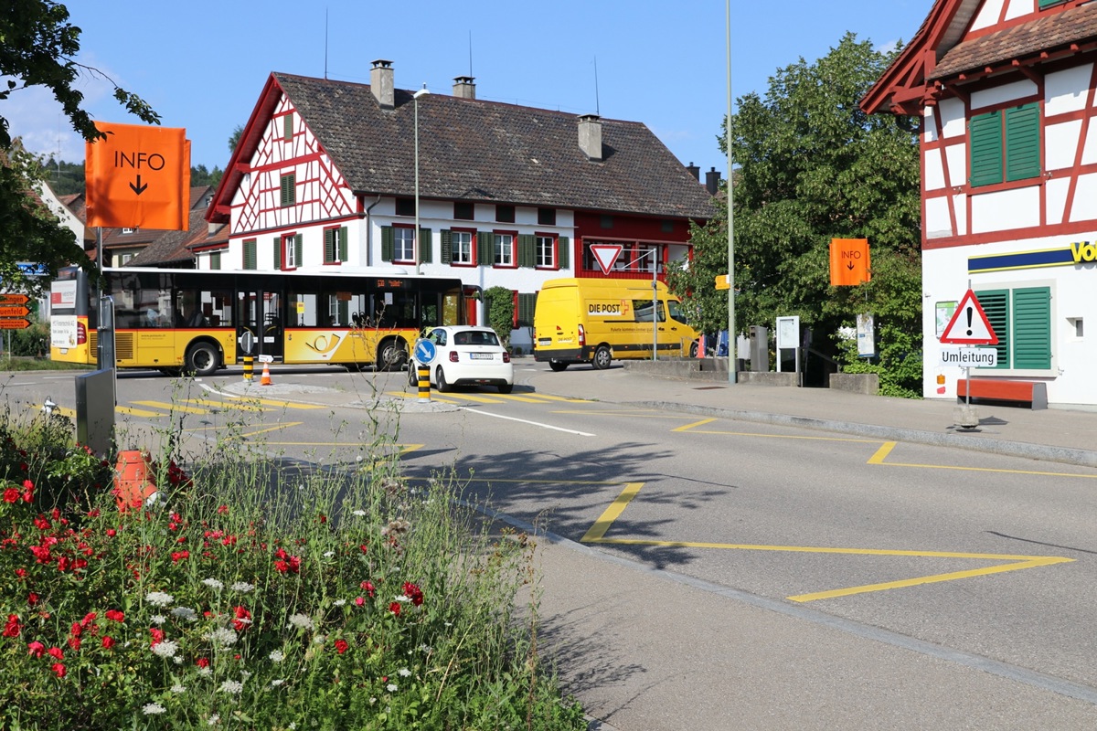 Das Postauto 630 wird in Benken nicht mehr Richtung Marthalen abbiegen