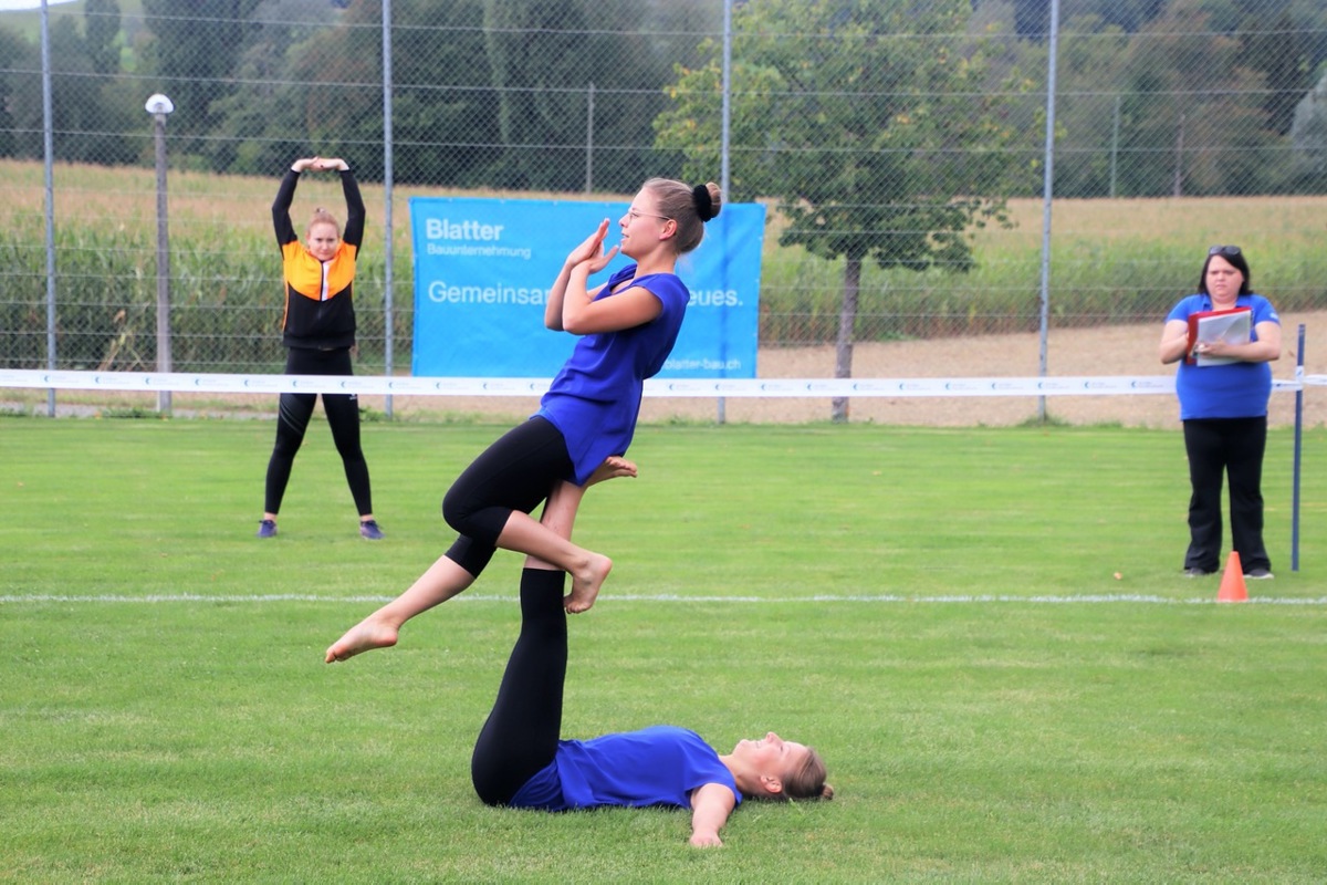 Trotz Corona konnten 2021 wieder Weinländer Turntage in Dinhard (Aktive) und Henggart (Nachwuchs) stattfinden. Trotz Corona konnten 2021 wieder Weinländer Turntage in Dinhard (Aktive) und Henggart (Nachwuchs) stattfinden.