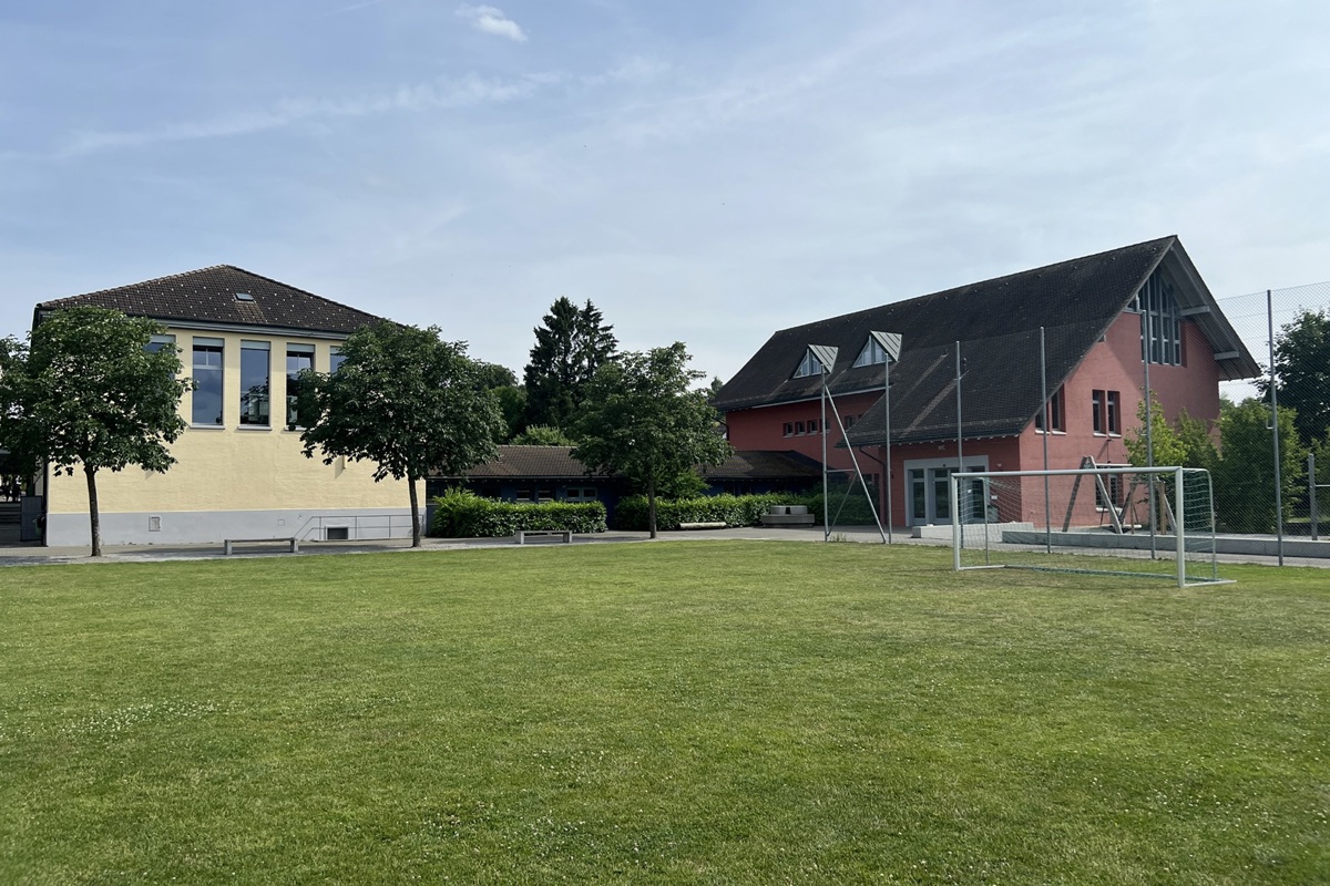 Der unscheinbare Eingang wird ein markantes Gesicht erhalten.