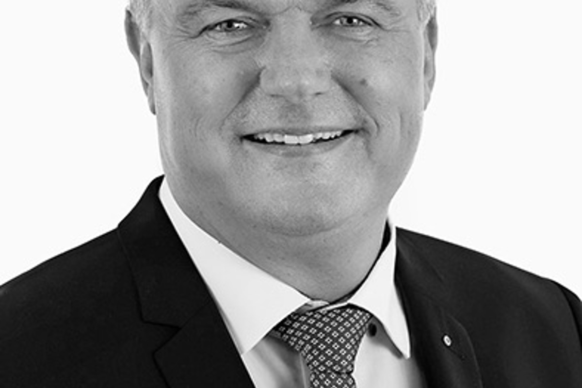 martin_farner_portrait7.jpg martin_farner_portrait7.jpg