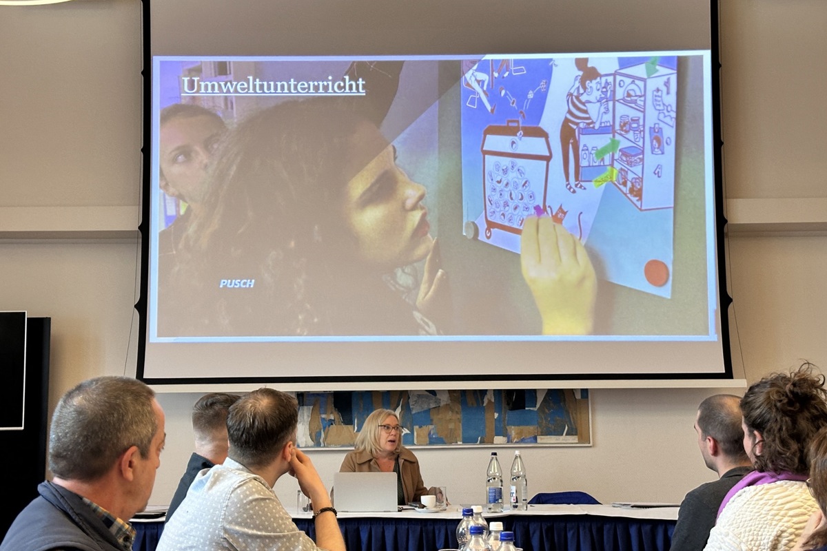 Amanda Weibel erinnerte die Delegierten an das Angebot für die Schulen.