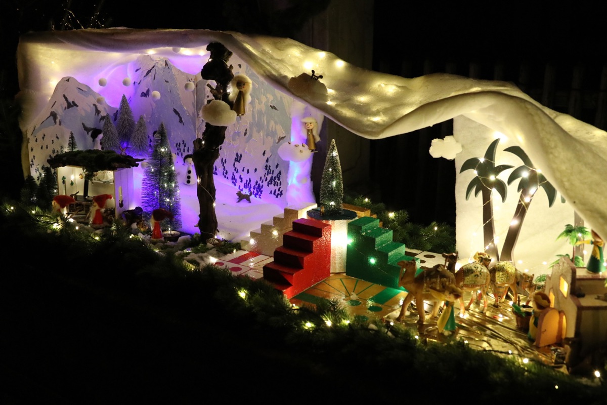 Eile mit Weile kann hier in stimmungsvoller Atmosphäre gespielt werden: Ab 17 Uhr werden die Brunnen beleuchtet. Eile mit Weile kann hier in stimmungsvoller Atmosphäre gespielt werden: Ab 17 Uhr werden die Brunnen beleuchtet.