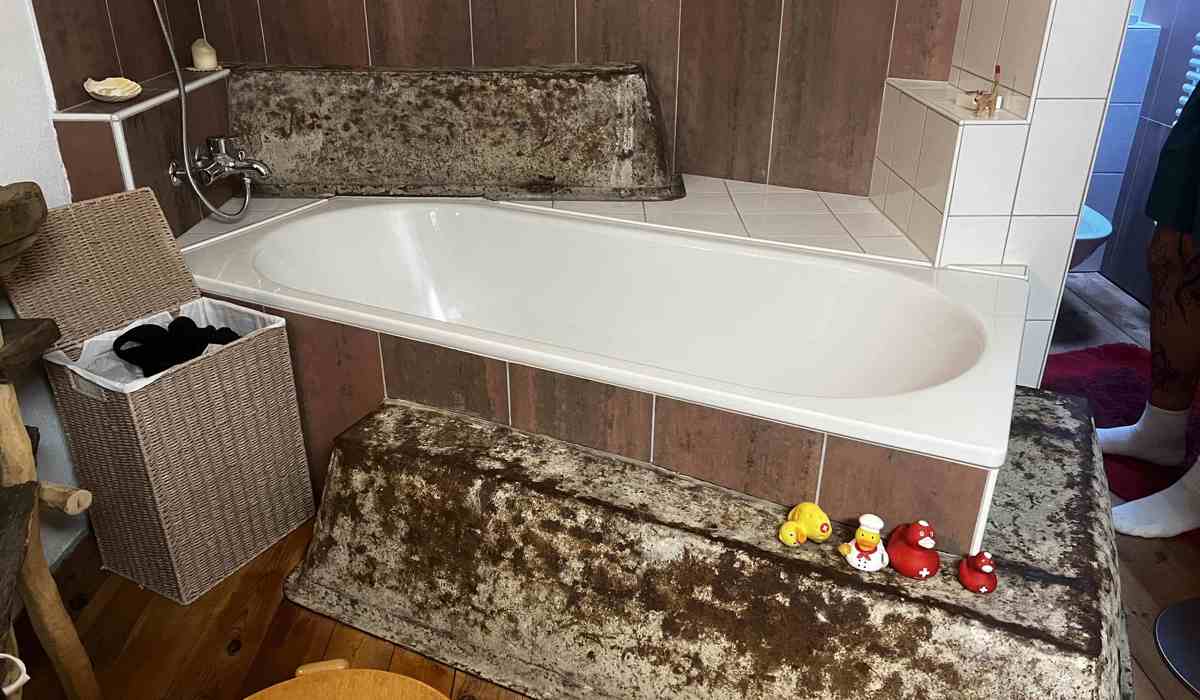 1208 7 Villa Badewanne St (1) 1208 7 Villa Badewanne St (1)