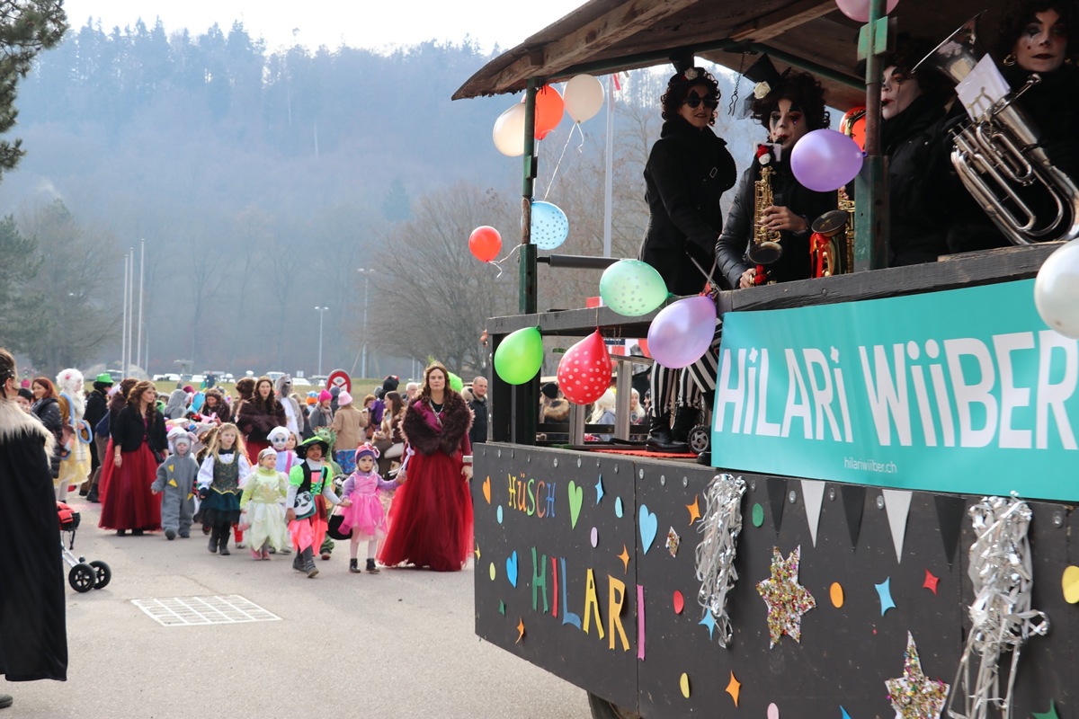 In den Cholfirst-Gemeinden wird es bunt: Es heisst wieder «hüsch Hilari».