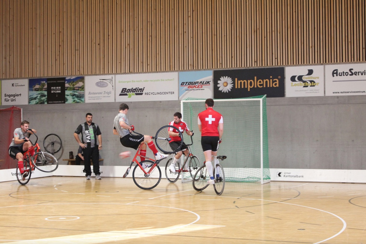 Die besten Radballer der Schweiz messen sich am Samstag in Seuzach.