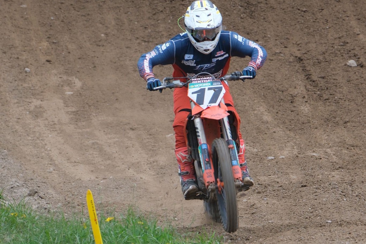 Ramon Keller aus Truttikon bestreitet die Schweizer Motocross-Meisterschaft auf einer KTM-Maschine.