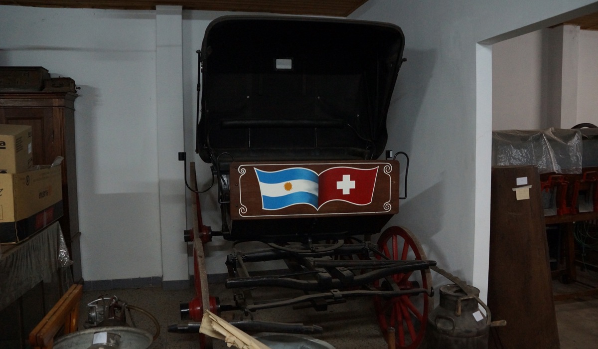5_schweizer-fahne.jpg 5_schweizer-fahne.jpg