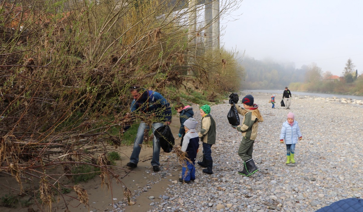 0904_3_thurputzete_kinder_bsc3.jpg 0904_3_thurputzete_kinder_bsc3.jpg