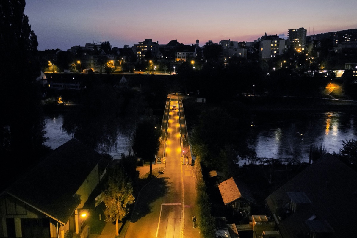 Der «Eiserne Steg» verbindet Flurlingen (r.) mit Neuhausen.
