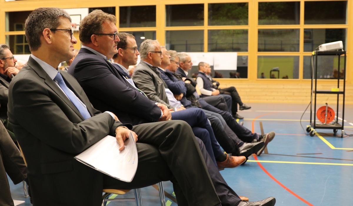 0111_7_henggart_a4_info_erdwall_traber_noger_spagnolo_spa1.jpg 0111_7_henggart_a4_info_erdwall_traber_noger_spagnolo_spa1.jpg