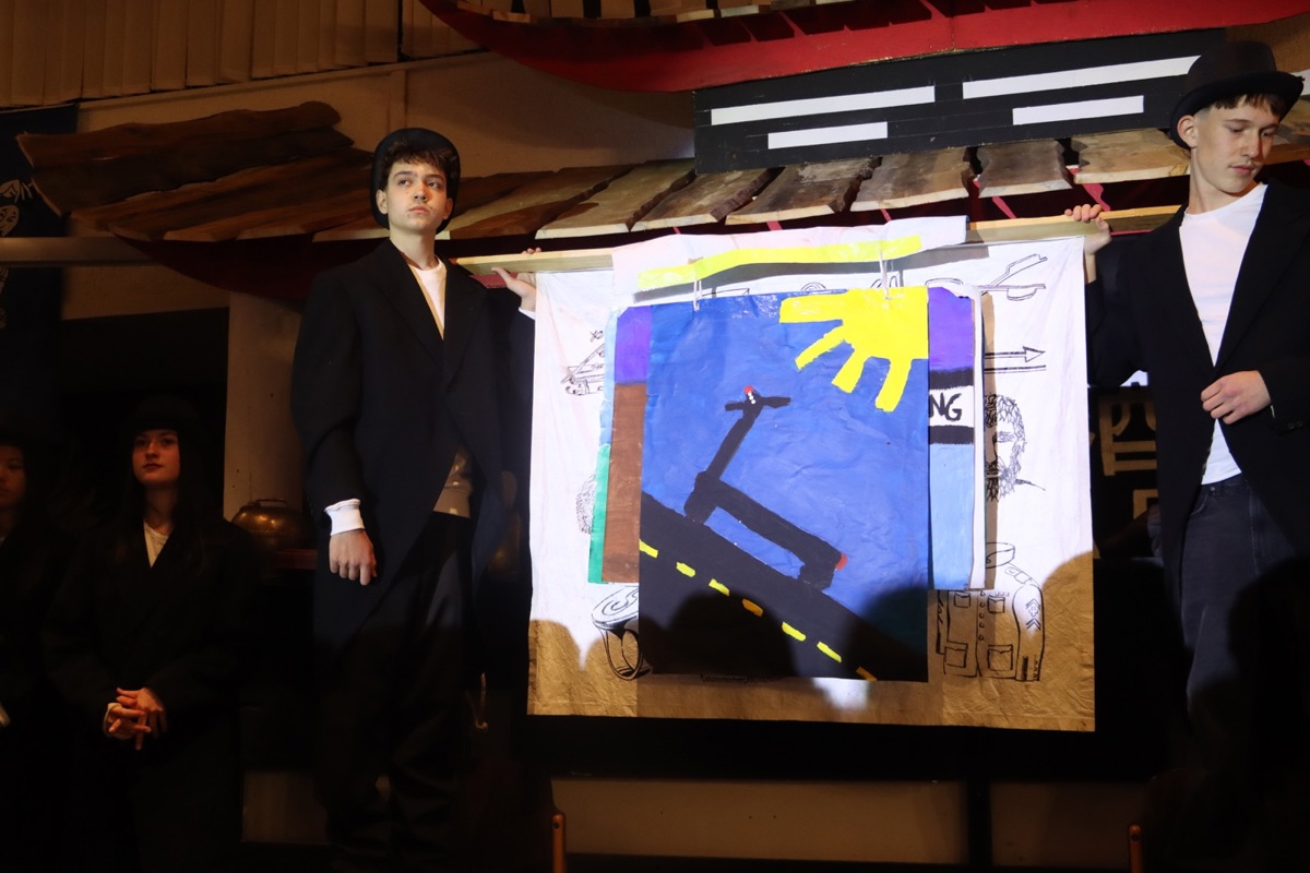 In ihrer Darstellung thematisierten die Heisler den grossen Besucherandrang in der Badi und die daraus resultierenden vollen Parkplätze.