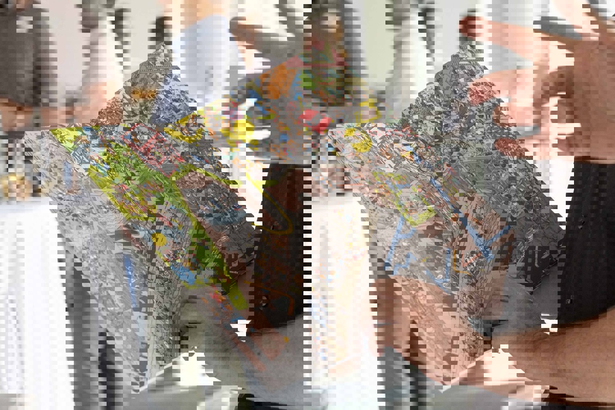 Auch Erwachsene haben ihren Spass am Entdecken. Auch Erwachsene haben ihren Spass am Entdecken.