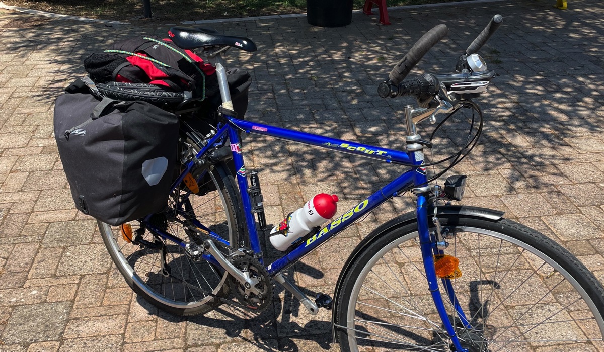 14-fahrrad-sportliches-tourenrad-mit-zwei-gepa-cktaschen-handy-als-navi-und-fahrradcomputer12.jpg