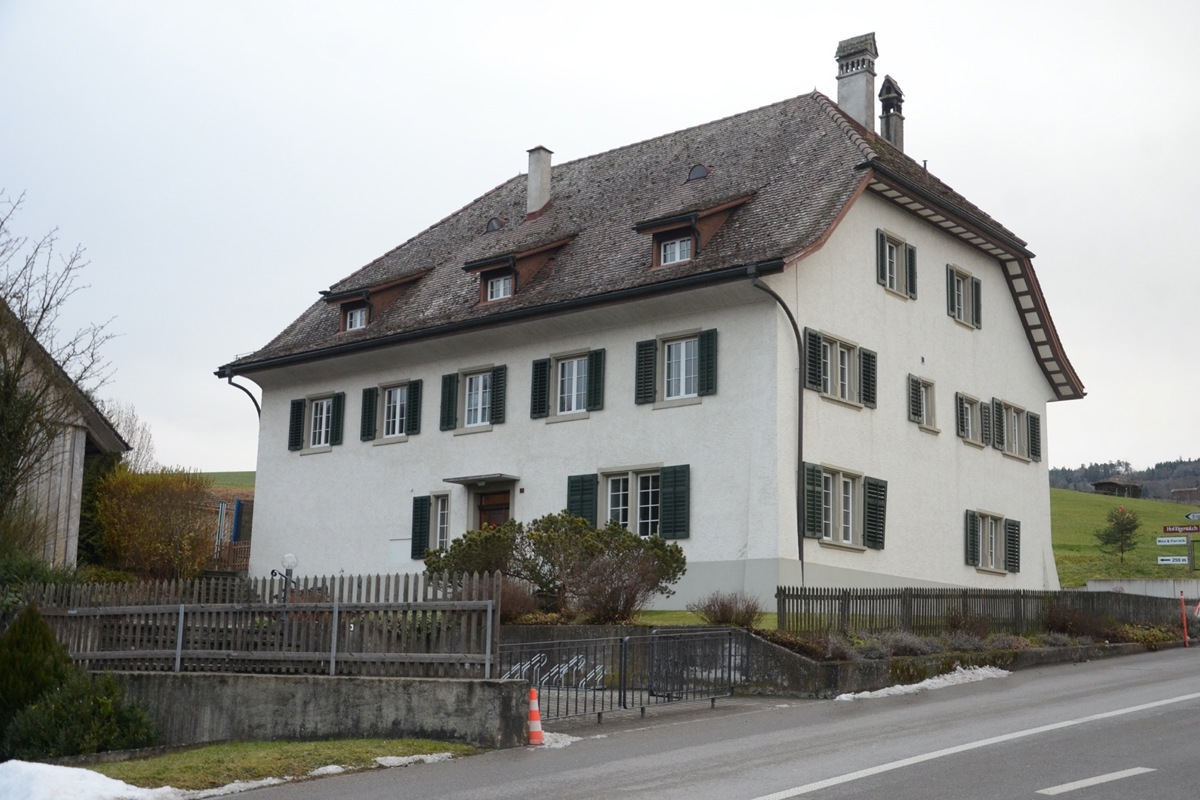 Das Flaacher Pfarrhaus braucht eine Aussenrenovation. Die Arbeiten sollen im Frühling beginnen.