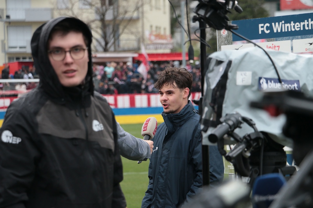 Noe Holenstein war nach seinem Siegtreffer für den FC Winterthur gegen St. Gallen im März 2023 ein gefragter Mann.