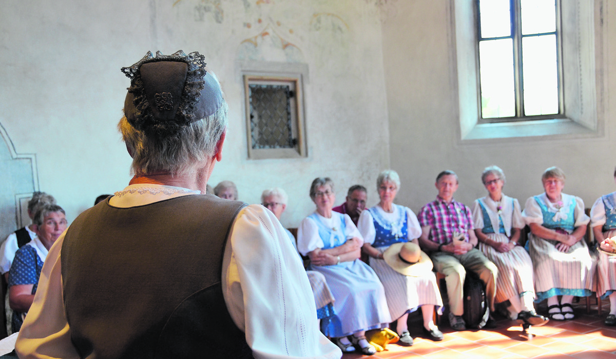 1906_trachten1_ciz.jpg 1906_trachten1_ciz.jpg