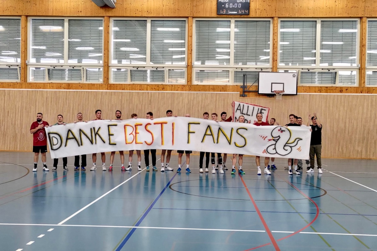 Schon vor knapp drei Wochen, beim Sieg über die SG Dietikon-Urdorf, konnte der HC Stammheim 1 den Aufstieg in die 2. Liga feiern. Das Spiel gegen den TV Muri am vergangenen Wochenende war nur noch Kür.