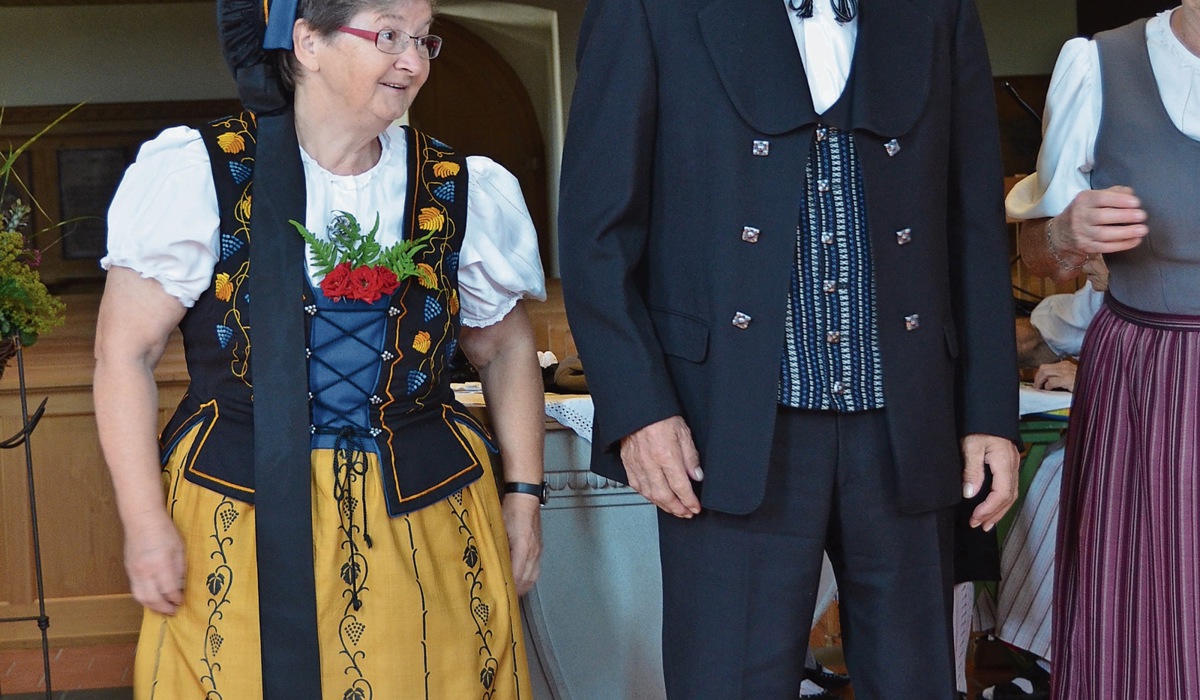 1906_trachten2_ciz.jpg 1906_trachten2_ciz.jpg