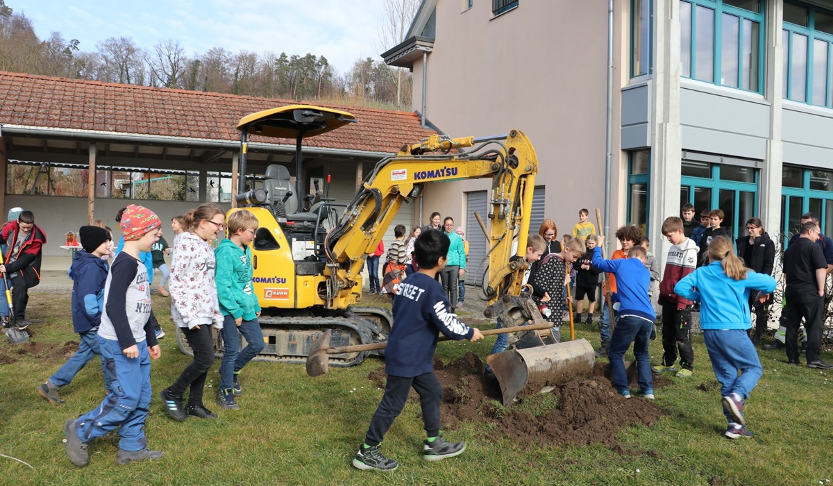 4_das-zweite-loch-bot-eine-noch-bessere-ausgangslage-zum-buddeln_jbe5.jpg 4_das-zweite-loch-bot-eine-noch-bessere-ausgangslage-zum-buddeln_jbe5.jpg