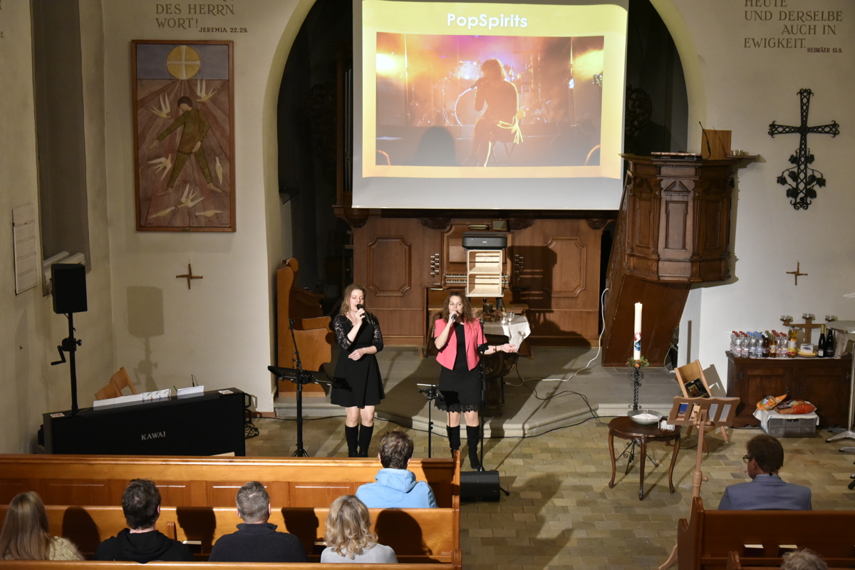 Martina Meier (rechts) sang zusammen mit Simone Schmutz Pop-Songs im neuen Gottesdienstformat Pop Spirits.