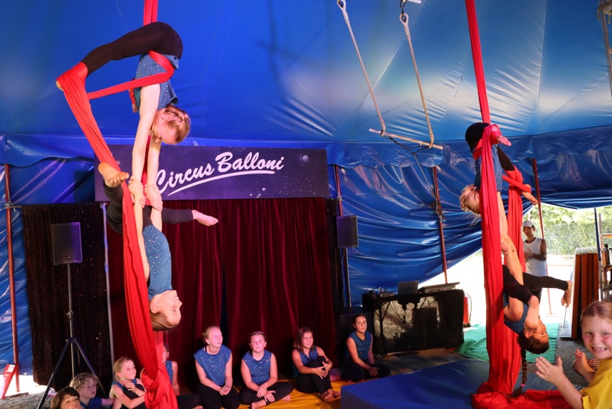 1808 7 Circus Balloni Smjpg7