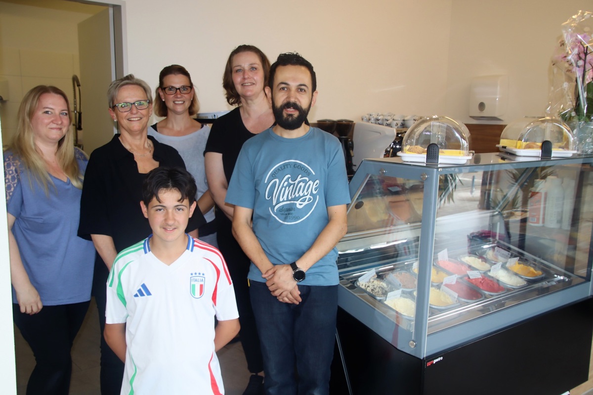 Hinter dem neuen Gastroangebot steht das Team mit Bianca Yagis, Evelin Fiorillo-Keller, Sercan Yagis, Janine Monhart, Monica Meierhofer und Firat Yagis.