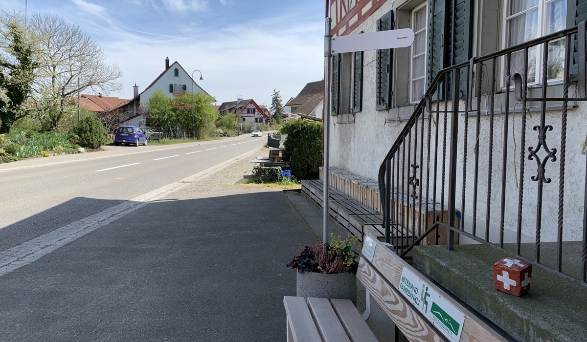 1704_1_neunforn_mitfahrbaenkli_spa4.jpg 1704_1_neunforn_mitfahrbaenkli_spa4.jpg