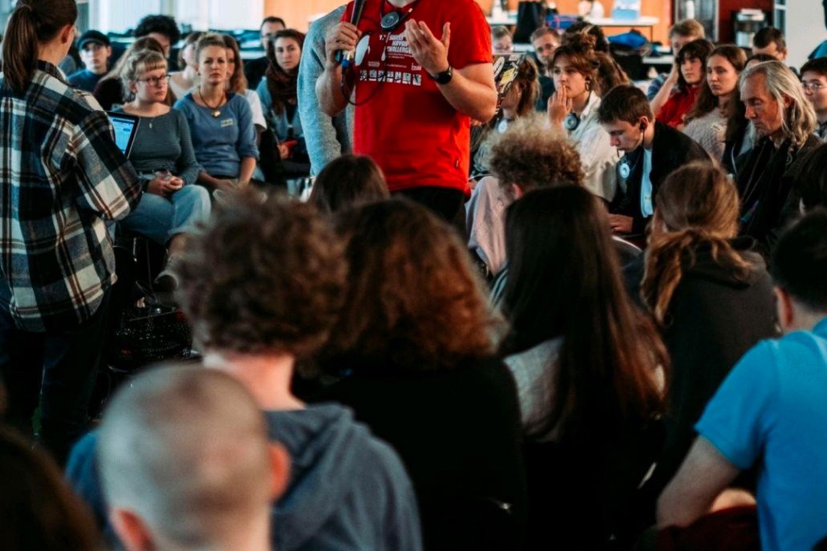 Reden statt Rudern: Maurus Pfalzgraf engagiert sich heute aktiv für den Klimaschutz. Reden statt Rudern: Maurus Pfalzgraf engagiert sich heute aktiv für den Klimaschutz.