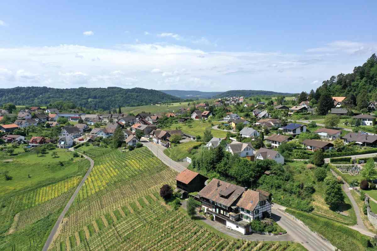 Buchberg mit Pfarrscheune. Buchberg mit Pfarrscheune.