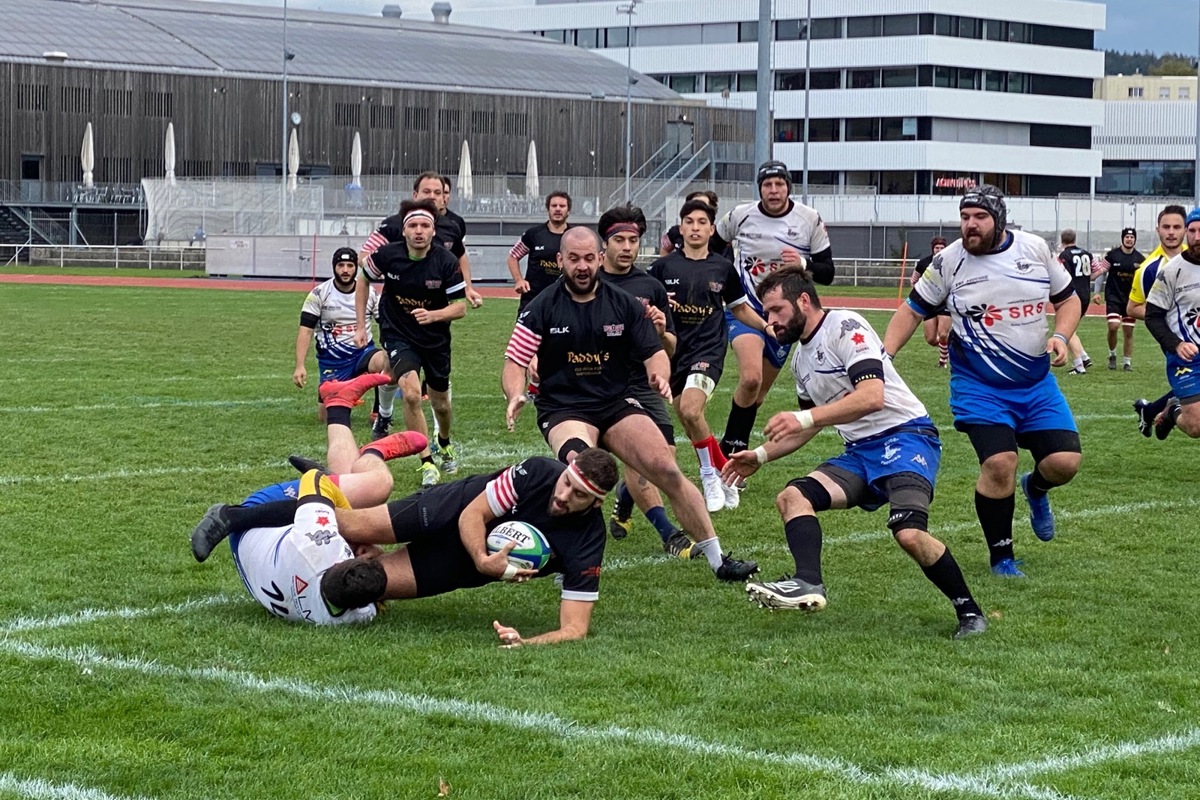 Der Rugby Club Winterthur (in Schwarz) blieb gegen Fribourg siegreich. Der Rugby Club Winterthur (in Schwarz) blieb gegen Fribourg siegreich.