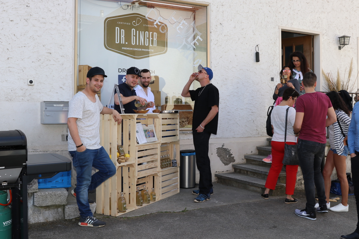 Da lief es noch rund: Patrick Stauffacher, Robin Schmanau und Blerton Gashi im Mai 2018 bei einer Degustation in Benken.