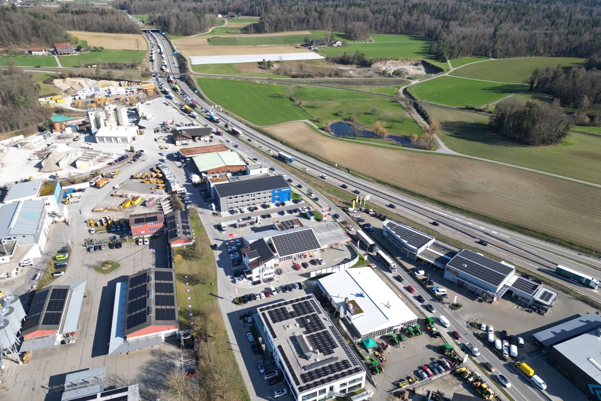 Blick auf die A4 und die Schaffhauserstrasse zwischen 9 und 9.30 Uhr. 