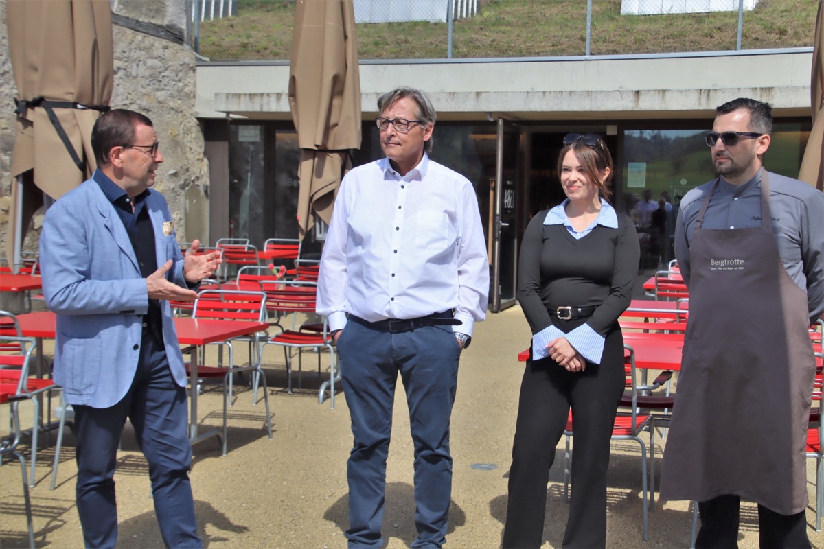 An der Eröffnung stellte sich das neue Team der Bergtrotte Osterfingen vor.