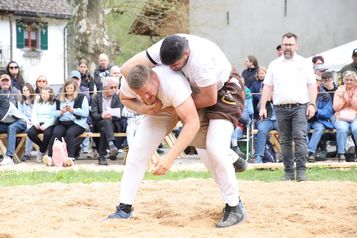 Jeremy Vollenweider (rechts) tritt erstmals als Eidgenosse an. In den letzten zwei Jahren stand der Marthaler am Schaffhauser Frühjahrsschwinget jeweils im Schlussgang. 