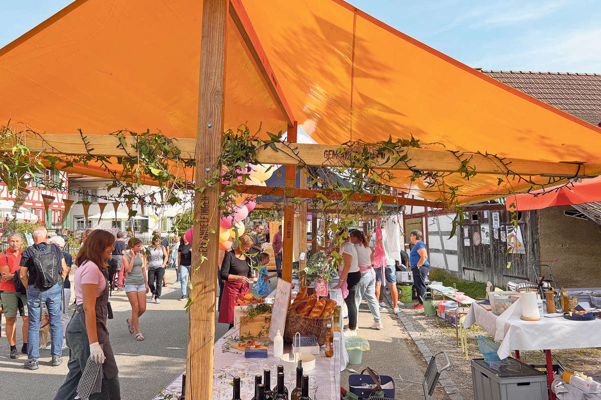 Die Andelfinger Marktstände sind beliebt – auch bei Martel uf de Gass kamen sie zum Einsatz – und können gemietet werden.