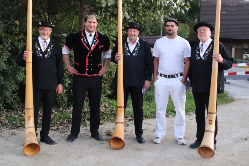 2609 17 Schwingen Zvg18