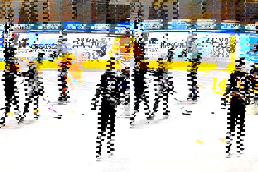 2312 11 Eishockey Zvg2