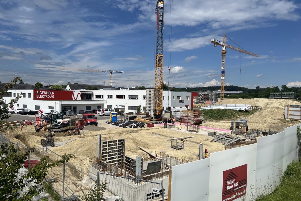 Die Rapold Mobility baut zurzeit in Kleinandelfingen zwischen den Firmen Eigenheer und Russo sowie der Umfahrungsstrasse ihren Firmensitz.