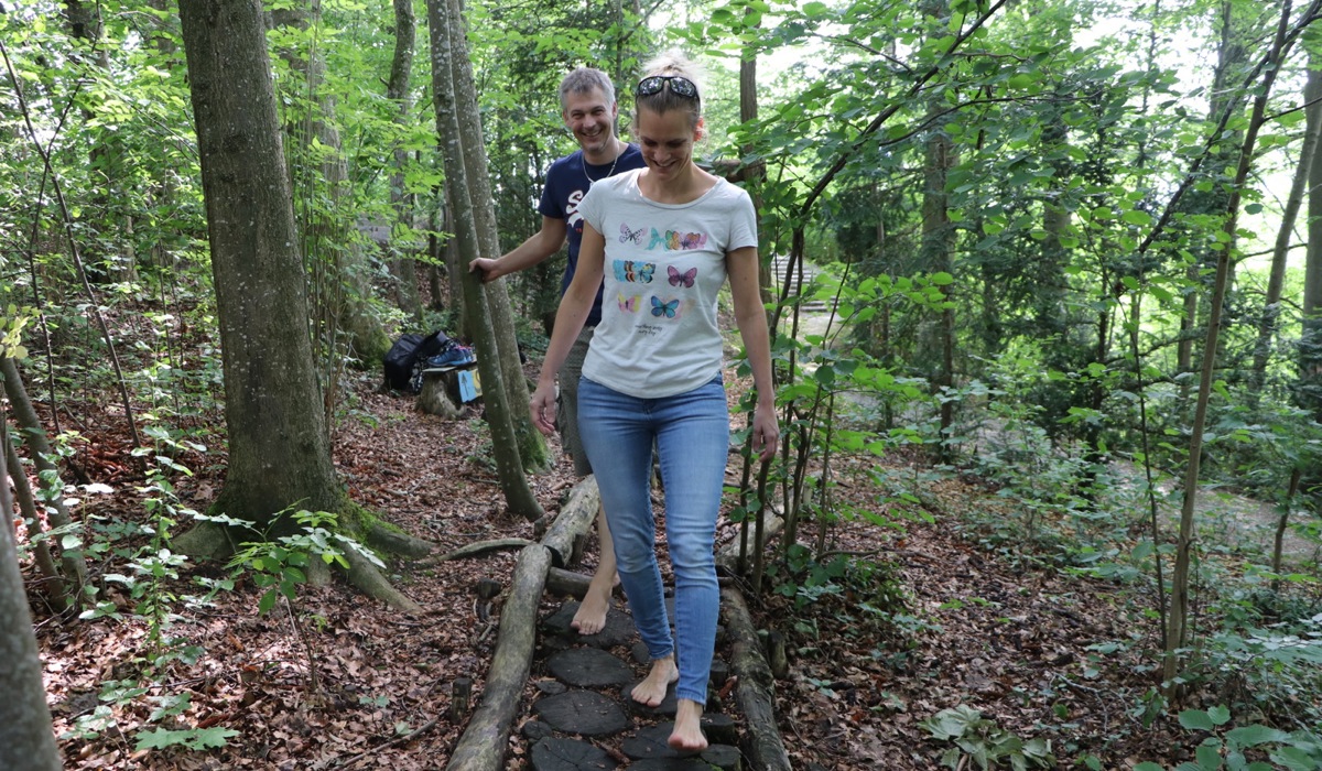 1009_3_spaziergang_bettina_mueliberg_barfussweg_bsc2.jpg