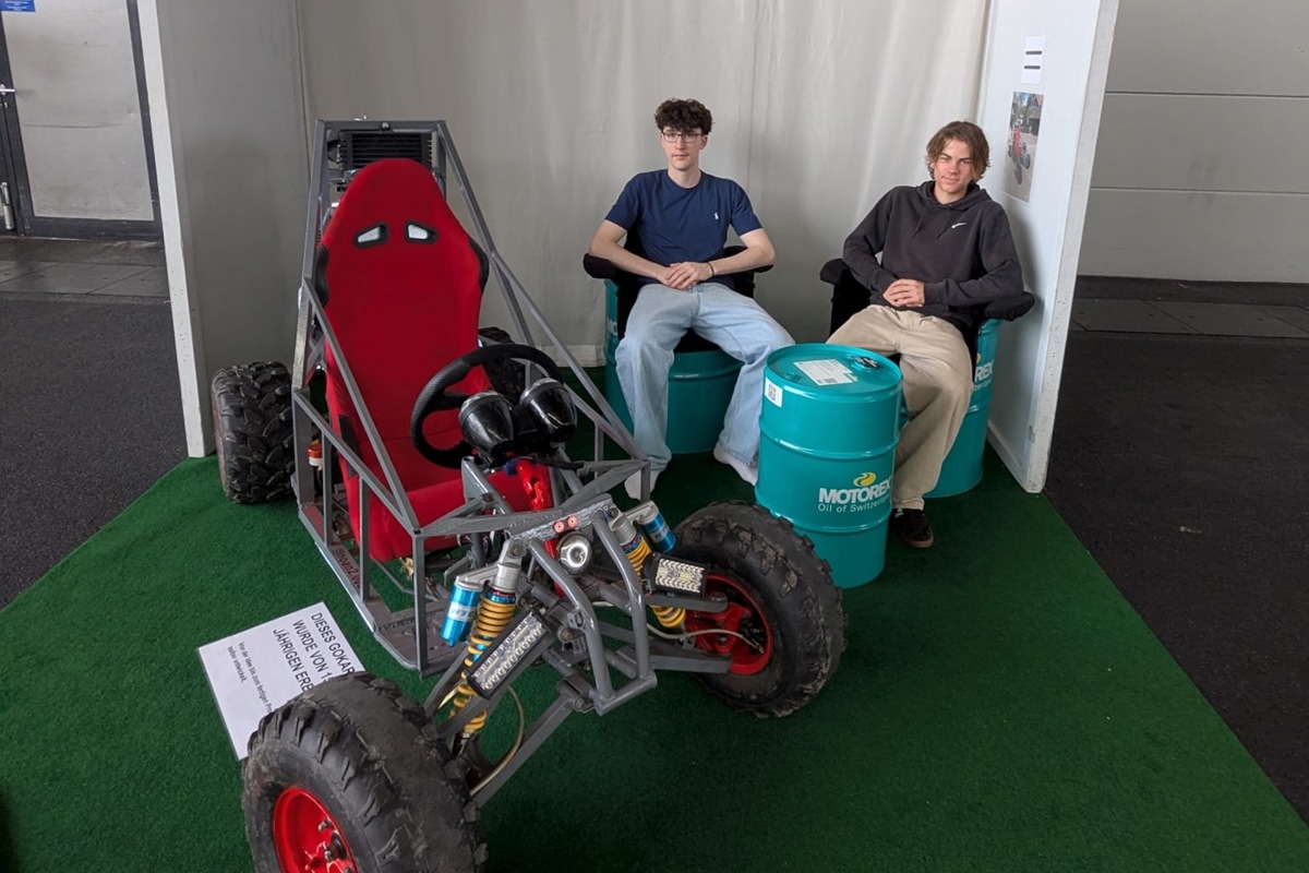 An der Tuning World Bodensee in Friedrichshafen (D) präsentierten Noan Zaugg (links) und Riaan Grov erstmals eines ihrer Projekte einem grösseren Publikum. Den Kart mit leistungsstarkem 750-Kubik-Motor haben sie mittlerweile verkauft.