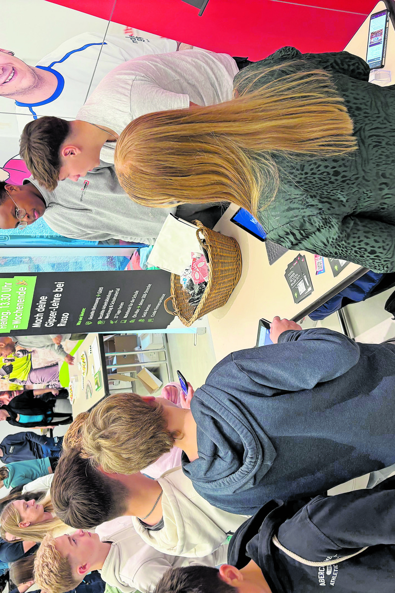 Die Tischmesse der Wirtschaftsvereinigung Region Andelfingen (WRA) wurde vergangenes Jahr gut besucht. Ob kommenden Herbst am 12. September wieder reger Besuch da ist, hängt neben dem Lohn wohl auch von den Ferienwochen ab. 