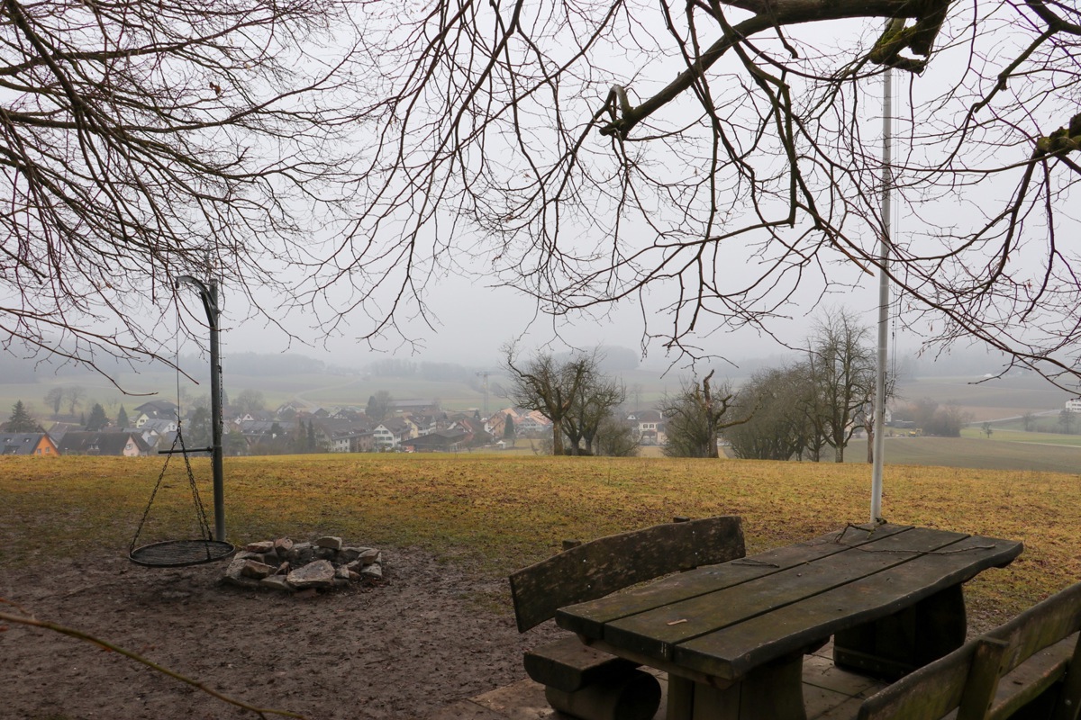 Die Grillstelle auf dem Resi: Mit der revidierten Ortsplanung soll der Begegnungsort zonenkonform werden.
